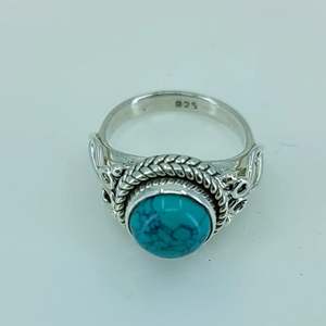 Bague artisanale en argent sterling 925 avec turquoise ronde, style bohème, pierre de naissance de décembre, sertie, cadeau idéal pour son anniversaire - Product Image 4