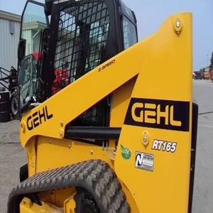 รถตักล้อยางขนาดเล็ก Gehl RT165 สีเหลือง สำหรับงานกำจัดหิมะและการขนย้ายวัสดุ - Product Image 6