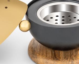 Quemador de Incienso Moderno de Madera y Metal con Mango de Cuentas, Cúpula Ventilada Perforada, Hecho a Mano, Ecológico, Duradero para Todas las Estaciones - Product Image 4