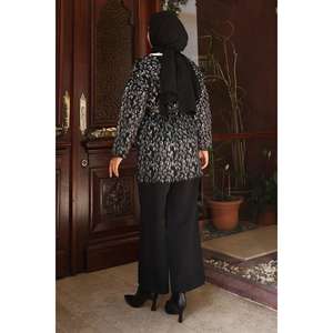 Ensemble décontracté pour femmes 100% acrylique en noir Style 6147 - Product Image 4