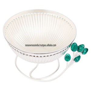 Nouveau bol rond en fil côtelé plaqué argent avec bourgeons en résine verte Pièce d'accent unique idéale pour mariage, fête et décoration intérieure - Product Image 2