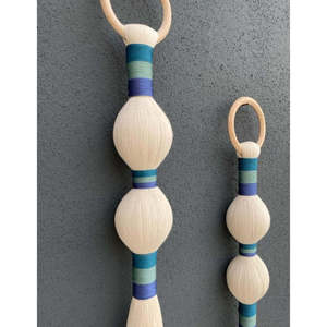 Juego de 2 Tapices de Pared de Macramé Tejido Estilo Bohemio Moderno, Diseño de Borlas Ecológico, Decoración de Pared de Lujo COLMENA REY Lomas - Product Image 3