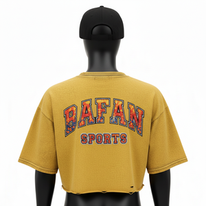 Crop top femme en jersey de coton premium, tissu lavé, jaune doux, ourlet délavé, impression sérigraphique, logo personnalisé. - Product Image 2