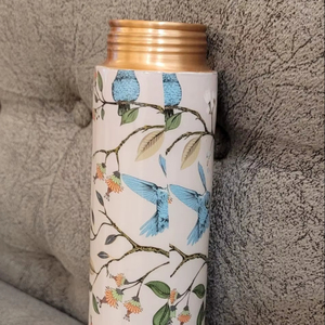 Artistique Zig Zag Ligne Cuivre Bouteille Élégant Élégant Bouteille D'eau Parfait pour L'hydratation Voyage Yoga Bureau Gym De L'Inde - Product Image 1