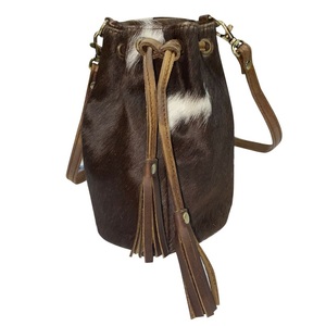 Accessoire en laiton antique, sac de style bohème, cuir de vachette véritable de haute qualité, pompon, fournisseur indien de premier plan - Product Image 3