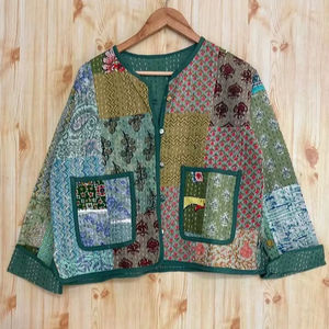 Kantha-Manteau en coton avec patchwork floral, veste réversible pour femme, tenue d'hiver bohème, fait à la main, cadeau pour les proches - Product Image 1