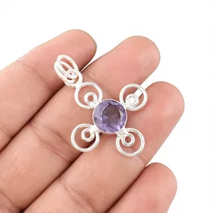 Pendentifs Niharika Gems en Iolite Violette Aura Angélique Naturelle Tendance et Magnifique, Coupe 10 mm, en Argent Sterling 925, Élégants et Unisexe - Product Image 6