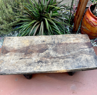 Table basse originale en bois de manguier de qualité supérieure fabriquée à la main Naga meubles de maison rustiques avec finition naturelle charme intemporel artisanat en métal