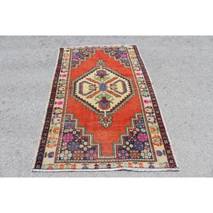 Tapis en laine patchwork rouge vintage du sud-ouest 3,6x5,9 pieds, écologique avec envers en latex - Product Image 1