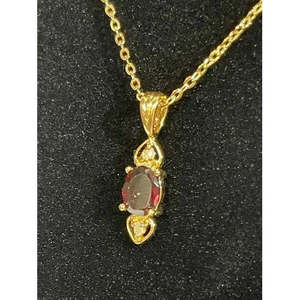 Collar chapado en oro de 14 quilates de calidad AAA+ con colgante de piedra preciosa ovalada roja Cus-Jew62 - Product Image 2
