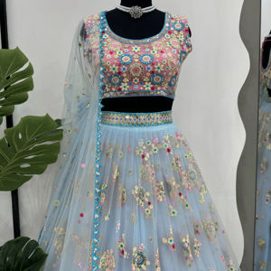 Vêtements de mariage de créateur Lehenga Choli avec fil et séquence - Product Image 1