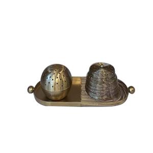 Bandeja de Servicio de Metal de Diseño Moderno para Decoración de Mesa en Hoteles, Restaurantes y Cocinas Domésticas, con Dos Asas, Bañada en Oro - Product Image 1