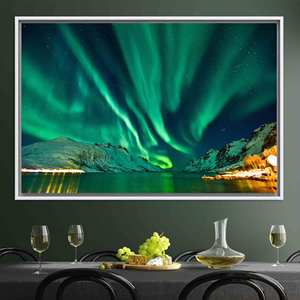 Art mural en verre trempé Aurora Borealis : toile imprimée avec vue sur le paysage, toile encadrée blanche - Product Image 1