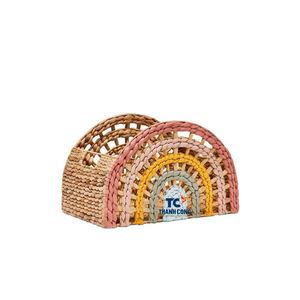 Joli design élégant panier en rotin pour l'organisation de la pépinière idéal pour les vêtements essentiels pour bébé et le rangement des jouets aspect fait main - Product Image 1