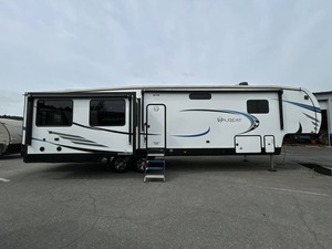 Forest River Wildcat 369MBL d'occasion 2022 prêt à la vente - Product Image 4