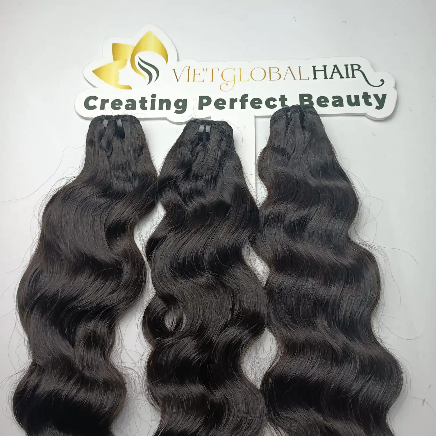 Vietglobal Hair Natural Wave 100% Raw Hair Vietnamese Weave Weft Virgin Hair unprocesse. No Shedding, No Tangle, No Animal Hair.