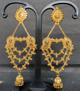 Boucles d'oreilles à bas prix serties de boucles d'oreilles Jhumka plaquées or 22CT de conception traditionnelle bijoux pour femmes portées par les exportateurs - Product Image 3