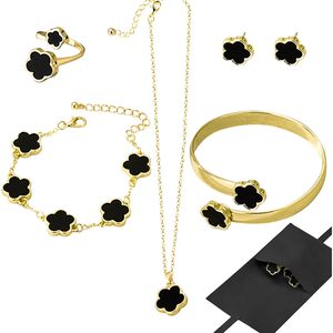 Set di gioielli in lega di fiore fortunato placcato oro Clover Design collana orecchini bracciale anello braccialetto con elegante contenitore gioielli - Product Image 6