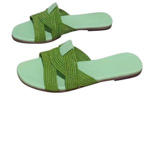 Sandales vertes modernes faites à la main en feuilles de raphia pour femme, à bout ouvert, rayées, imperméables, respirantes, avec semelle extérieure en cuir véritable, pour l'été - Product Image 4