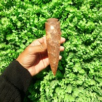 Lame fantaisie premium unique en agate sculptée et gravée en forme de pointe de flèche, cadeau Wicca pour éliminer la négativité, mascotte artisanale 5-6