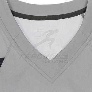 เสื้อฟุตบอลอเมริกันแบบดั้งเดิมสำหรับผู้ใหญ่ ผลิตจากโพลีเอสเตอร์ 100% ระบายอากาศได้ดี บริเวณหน้าอกเปิดด้านหลัง ช่วยให้การไหลเวียนของอากาศดีขึ้น แขนสั้น - Product Image 3