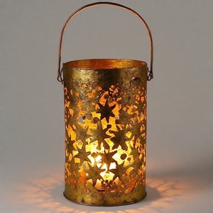 GoldBerry Holiday Charm Bougeoir en fonte d'aluminium Finition enneigée Accent pour tables et manteaux de fête - Product Image 6