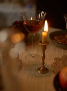 Portavelas de latón Vintage, diseño cónico clásico, acabado dorado hecho a mano, decoración elegante para el hogar y la mesa festiva - Product Image 6