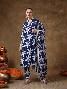 Ensemble Kurta en coton décontracté MERAKI, broderie florale blanche, mousseline bleue avec dupatta en organza pour adulte, taille naturelle - Product Image 2