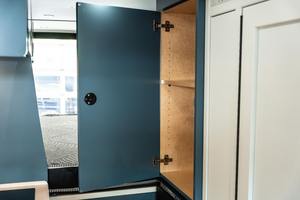 Mercedes Sprinter 3500 2023 Usada, Conversión a RV, Motor de Alto Rendimiento de 2.0 Litros, Modelo de Techo Alto, Automática, Luz Única Izquierda - Product Image 5