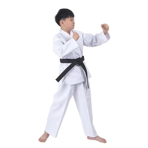 Karate Gi de Algodón de Alta Calidad al por Mayor con Logotipo Frontal, Secado Rápido y Transpirable para Clubes, Escuelas y Centros de Entrenamiento - Product Image 2