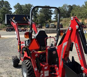 รถแทรกเตอร์ Massey Ferguson 1GC.23 มือสอง สภาพดี พร้อมผานหลังขุด ระบบขับเคลื่อน 4 ล้อ เกียร์อัตโนมัติ พร้อมระบบความปลอดภัยขั้นสูง ขาย - Product Image 5