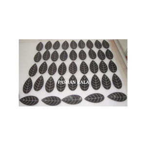 ธูปหอมหรูหรา ผู้ผลิตและส่งออกจากอินเดีย พร้อมที่เผาแบบโบราณ รูปทรงใบไม้ สีดำ ทำจากหินสบู่ธรรมชาติ ราคาถูก - Product Image 1