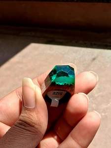 Boîte de rangement pour bijoux en bois et résine moderne de luxe bleue avec base hexagonale, designs personnalisés et finition époxy artisanale - Product Image 6