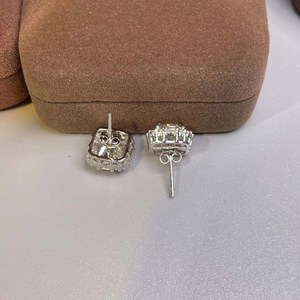 Boucles d'oreilles clous en moissanite ronde de 1 carat Tishya, argent 925 plaqué or et or rose, pour fêtes, mariages, cadeaux, fiançailles - Product Image 3