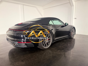 2022 911 Carrera 4S Convertible ปี 2017 เกียร์อัตโนมัติ เครื่องยนต์เบนซิน 4.0 ลิตร ล้อแม็ก R20 ภายในตกแต่งด้วยหนัง ไฟหน้า LED - Product Image 3