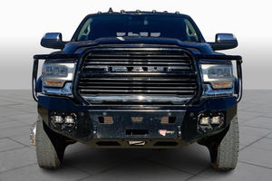 Camioneta Ram 4500 Chassis Cab Laramie 4WD de 4 Puertas, Usada, Año 2022 - Product Image 3