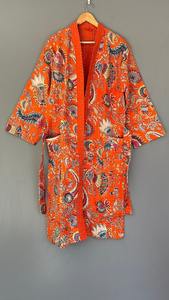 Veste matelassée Kantha confortable en coton pour femmes Robes de mariage de style indien avec motif de lettre Produit fini - Product Image 5