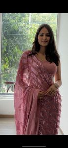 Sari lourd de séquence de georgette de style de célébrité à haute demande avec un design personnalisé disponible au meilleur prix - Product Image 2