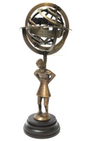 Trophée sphère armillaire en laiton antique style pyramide, artisanal, gravé, personnalisable, durable, décoratif, avec logo personnalisé