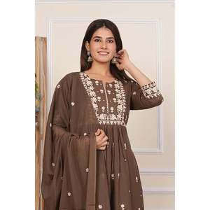 ชุดคุร์ตาผ้าชีฟองปักลายผ้าฝ้ายพร้อมเสื้อแขนสามส่วน - Product Image 5