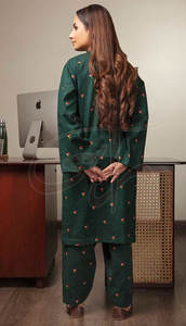 Trajes Formales para Mujer, Resistentes y Ecológicos, Material Khaddar de Primera Calidad, Ajuste Personalizable - Product Image 3