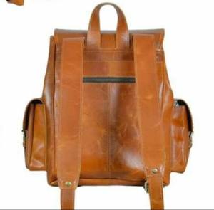 Sac à dos en cuir huilé fabriqué en Inde sur mesure, finition en laiton antique, léger, grande capacité, sac pour ordinateur portable, poly drill - Product Image 3