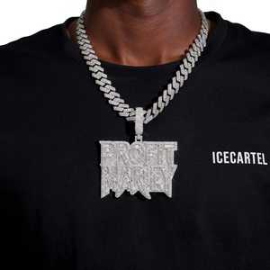 Colgante PROFIT MARLEY con Nombre Personalizado y Dije de Moissanita en Oro de 14K - Product Image 3