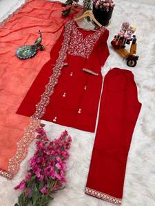 Trajes elegantes de algodón Readymade Salwar en colores vibrantes Trending New Salwar suit designs Photo 2024 Collection - Product Image 3