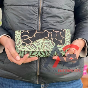 Vente chaude Style occidental femmes imprimé Animal fourrure cuir gaufré impression pochette sculpture cuir Designer coque de téléphone à la mode Walle - Product Image 1