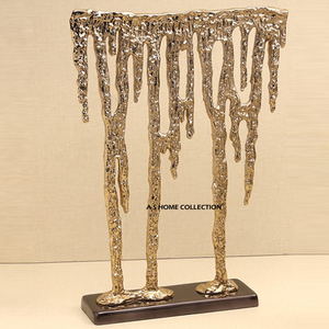 Nouveauté : Sculpture géométrique en aluminium plaqué or de qualité supérieure, décoration d'intérieur - Product Image 1