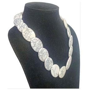 Superbe collier en résine simulée africaine vintage W Trad fait main collier multicolore avec ange écologique et bouddhisme - Product Image 4