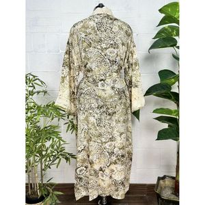 Kimono de Seda de Lujo Estilo Boho para Mujer, con Estampado Paisley y Floral Azul, Ideal para la Playa, Regalo de Jubileo - Product Image 6