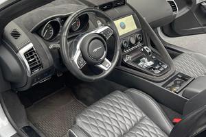 Usado 2019 Jag-uarr F-Type SVR Convertible - Product Image 3
