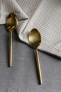 Cuillère en métal doré personnalisée avec logo, best-seller pour les mariages, les restaurants et les hôtels, style moderne et luxueux, provenance d'Inde - Product Image 3